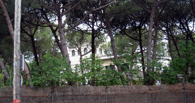 Imatge de la torre on havia existit 'La Mansi�n' de Gav� Mar  (8 de Juny de 2009)